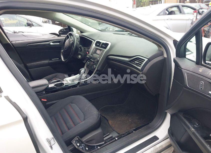 Photo 5 of 2013 Ford Fusion SE (VIN 3FA6P0HR7DR374366)