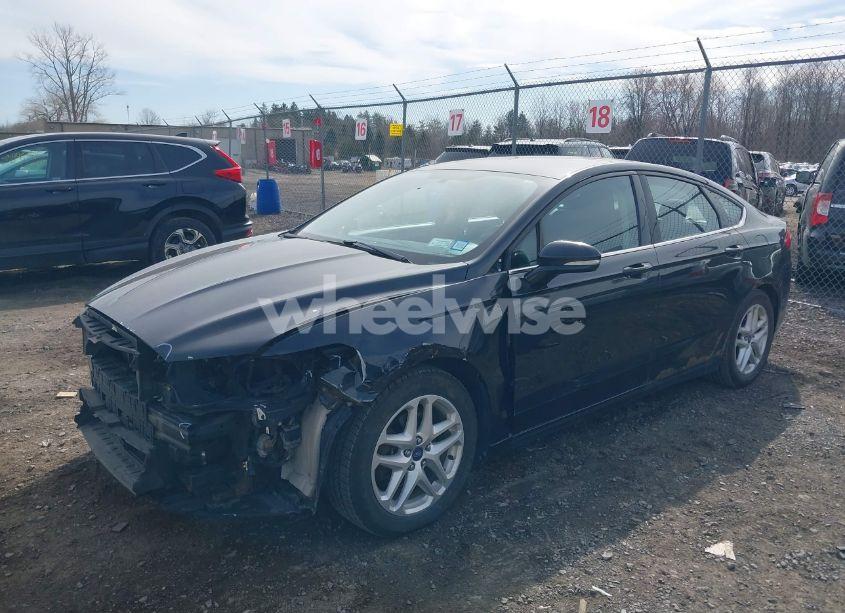 Photo 2 of 2013 Ford Fusion SE (VIN 3FA6P0HR7DR374657)