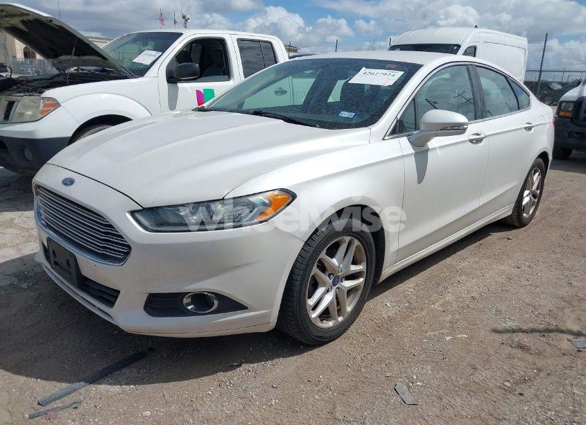 Photo 2 of 2013 Ford Fusion SE (VIN 3FA6P0HR7DR388218)