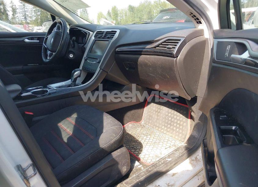 Photo 5 of 2013 Ford Fusion SE (VIN 3FA6P0HR8DR119998)