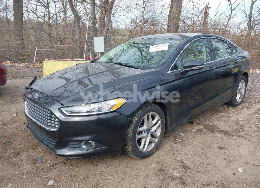 Photo 2 of 2013 Ford Fusion SE (VIN 3FA6P0HR8DR156498)