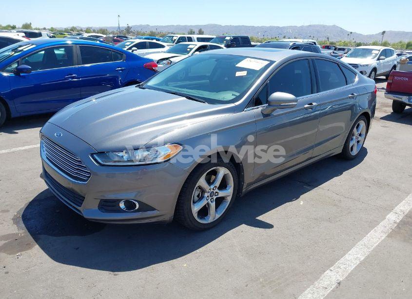 Photo 2 of 2013 Ford Fusion SE (VIN 3FA6P0HR8DR267827)