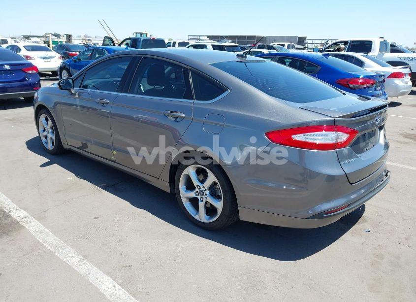 Photo 3 of 2013 Ford Fusion SE (VIN 3FA6P0HR8DR267827)