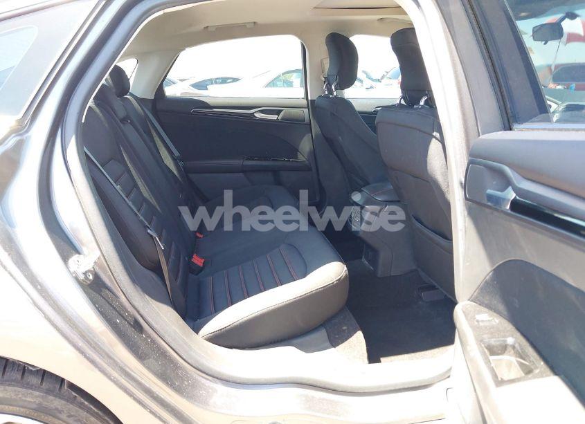 Photo 8 of 2013 Ford Fusion SE (VIN 3FA6P0HR8DR267827)