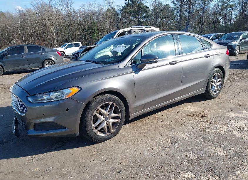 Photo 2 of 2013 Ford Fusion SE (VIN 3FA6P0HR8DR283512)