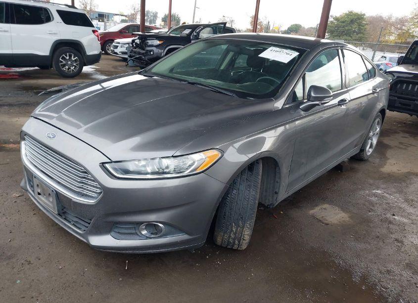 Photo 2 of 2013 Ford Fusion SE (VIN 3FA6P0HR8DR325578)