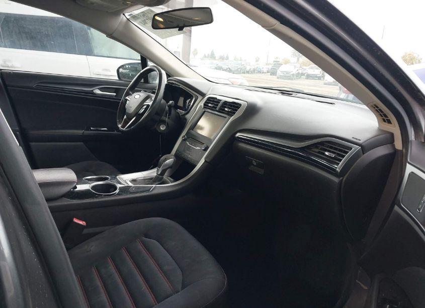 Photo 5 of 2013 Ford Fusion SE (VIN 3FA6P0HR8DR325578)