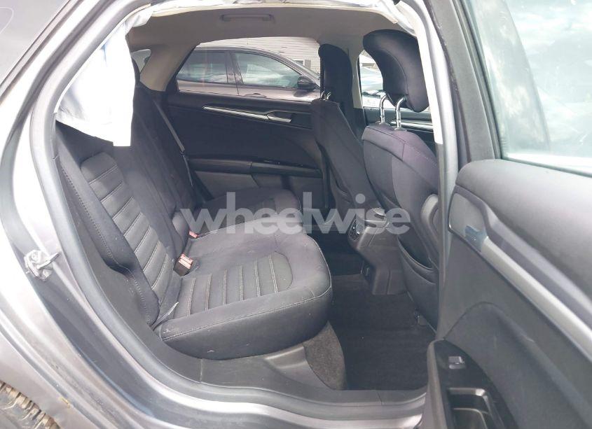 Photo 8 of 2013 Ford Fusion SE (VIN 3FA6P0HR8DR355843)