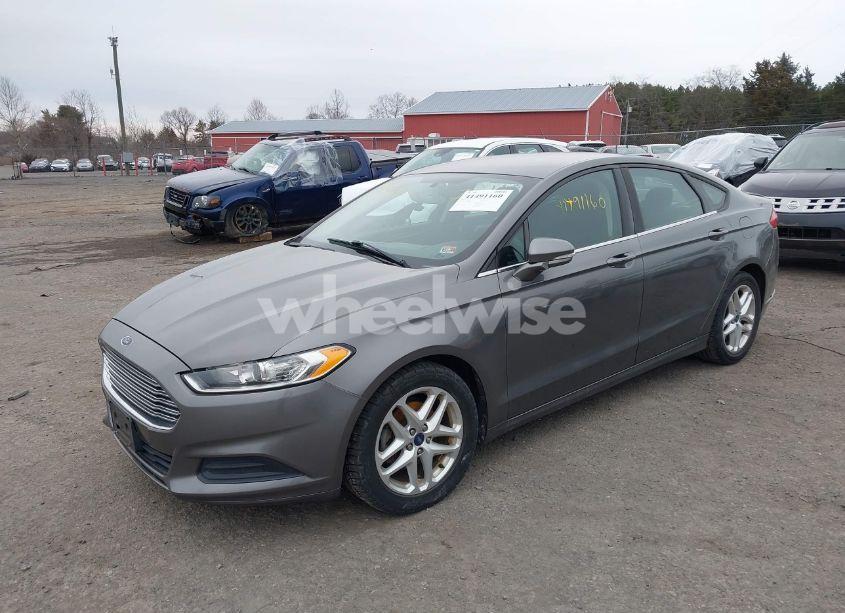 Photo 2 of 2013 Ford Fusion SE (VIN 3FA6P0HR8DR357494)