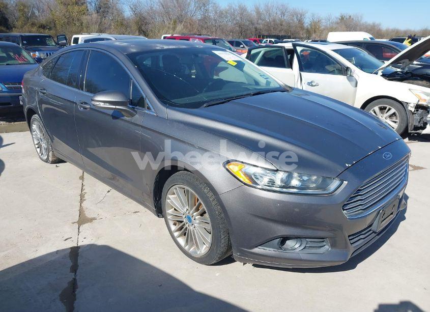 2013 Ford Fusion SE (VIN 3FA6P0HR8DR385120) main photo