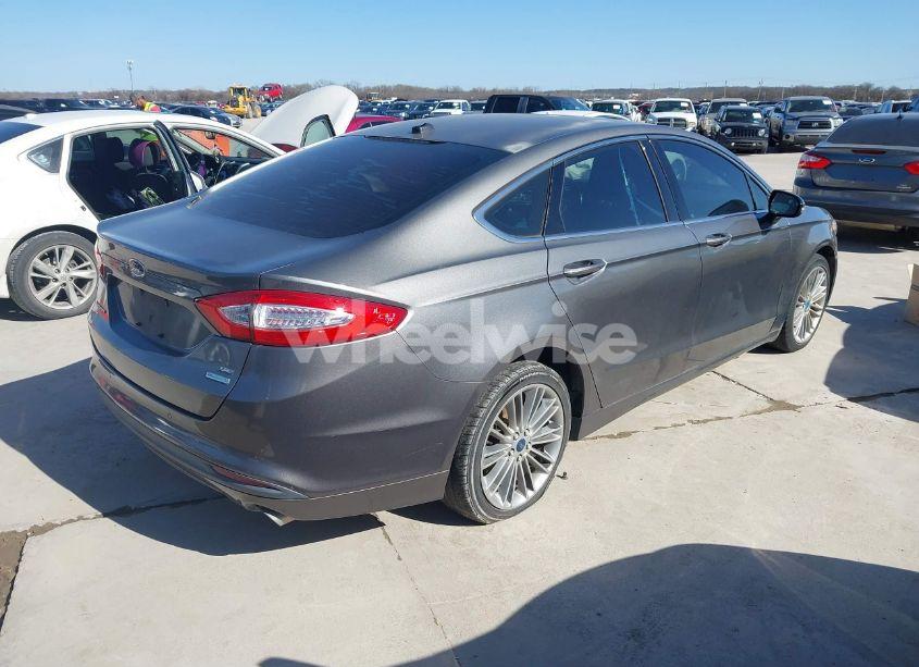 Photo 4 of 2013 Ford Fusion SE (VIN 3FA6P0HR8DR385120)
