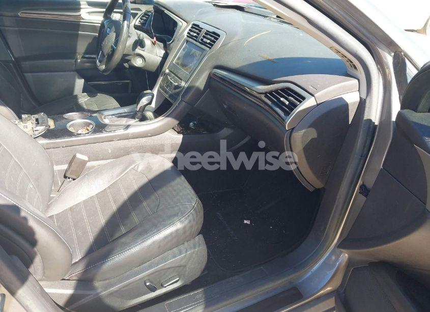 Photo 5 of 2013 Ford Fusion SE (VIN 3FA6P0HR8DR385120)