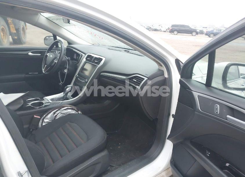 Photo 5 of 2013 Ford Fusion SE (VIN 3FA6P0HR9DR106211)