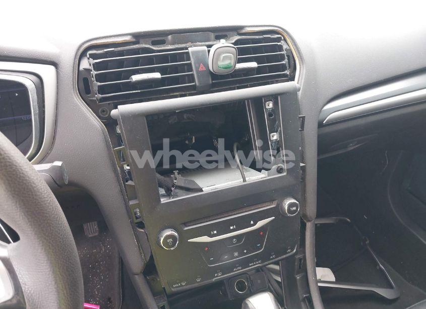 Photo 12 of 2013 Ford Fusion SE (VIN 3FA6P0HR9DR132114)