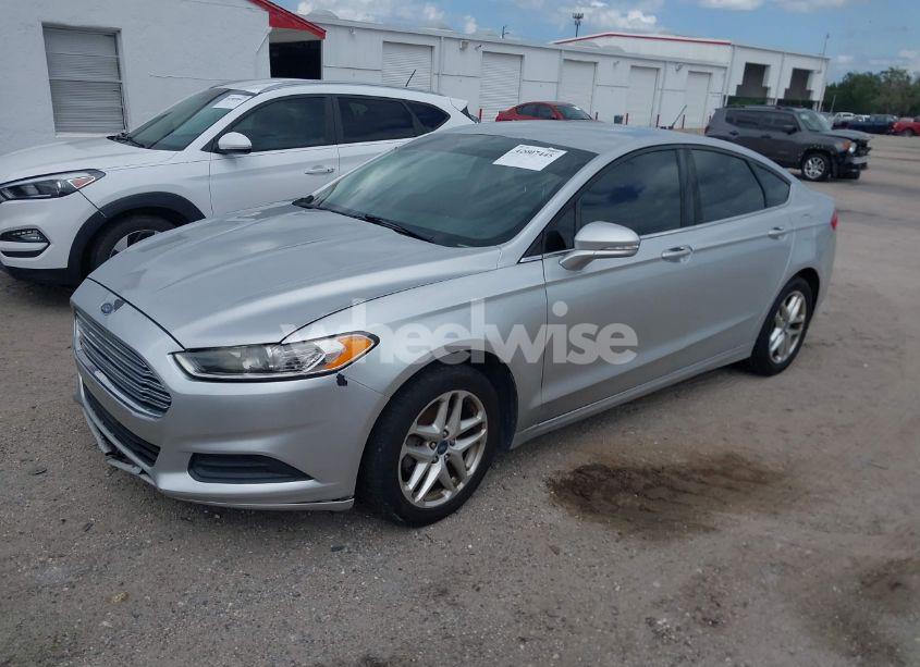 Photo 2 of 2013 Ford Fusion SE (VIN 3FA6P0HR9DR132114)
