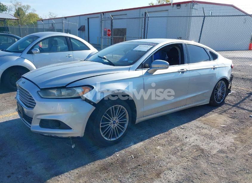 Photo 2 of 2013 Ford Fusion SE (VIN 3FA6P0HR9DR144795)