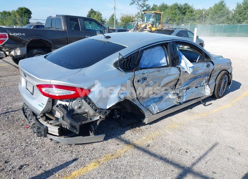 Photo 4 of 2013 Ford Fusion SE (VIN 3FA6P0HR9DR144795)