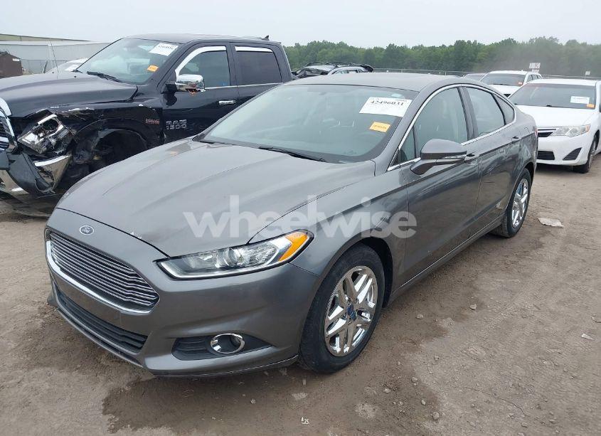 Photo 2 of 2013 Ford Fusion SE (VIN 3FA6P0HR9DR168224)