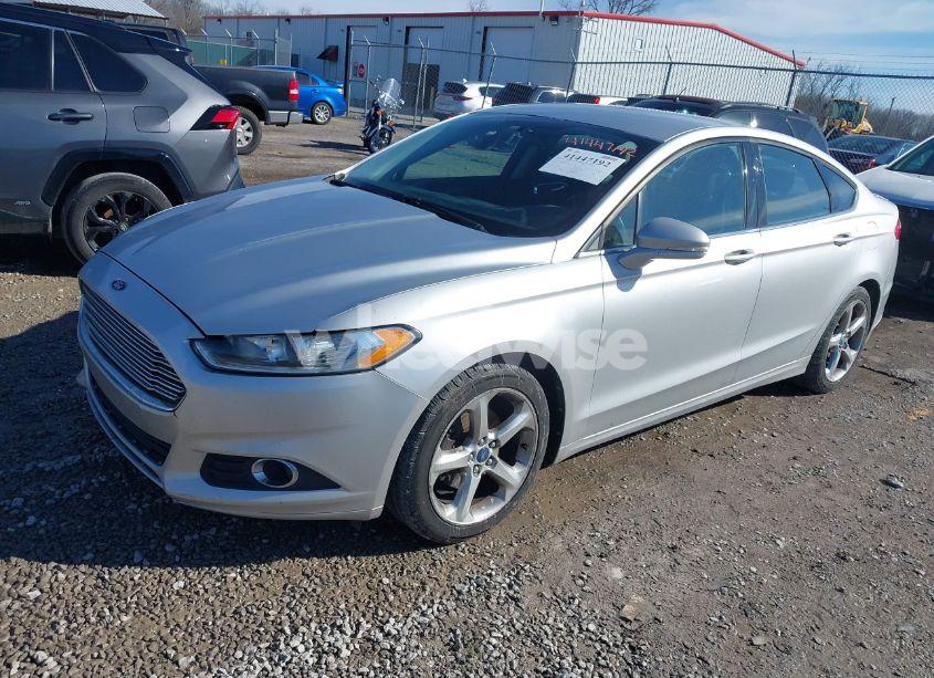 Photo 2 of 2013 Ford Fusion SE (VIN 3FA6P0HR9DR168630)