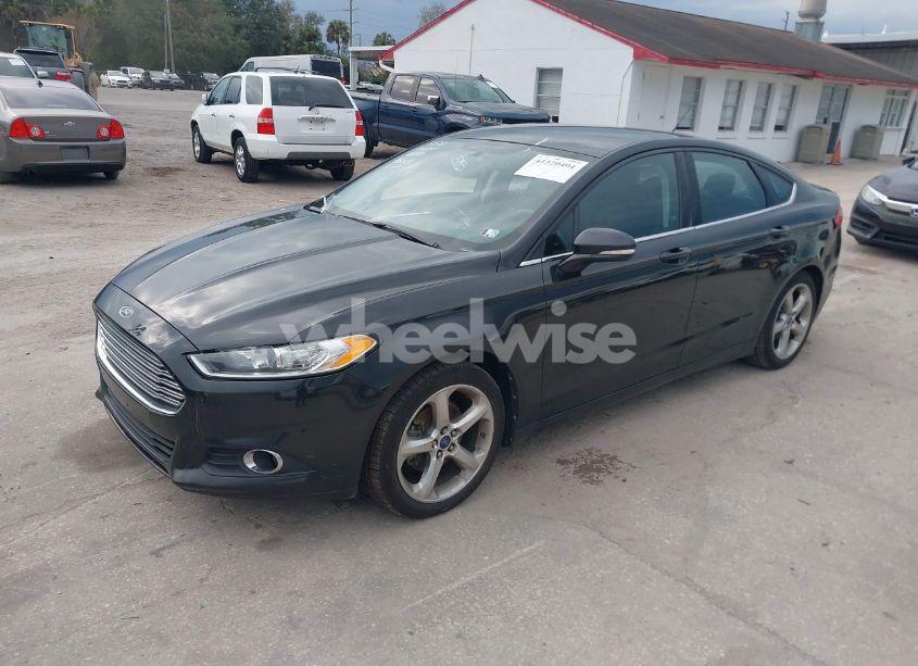 Photo 2 of 2013 Ford Fusion SE (VIN 3FA6P0HR9DR174900)