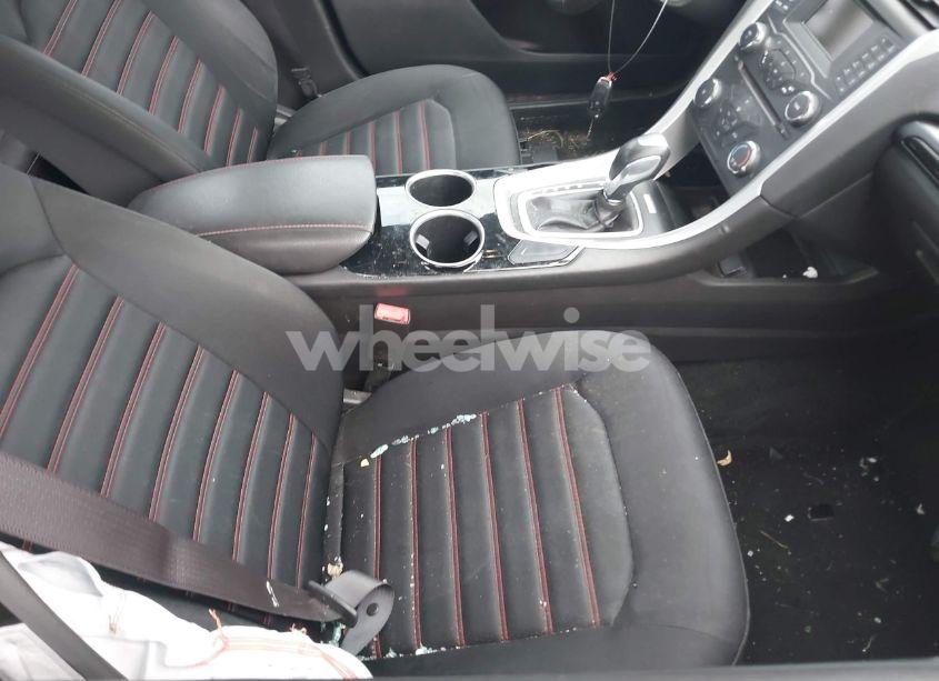 Photo 5 of 2013 Ford Fusion SE (VIN 3FA6P0HR9DR174900)