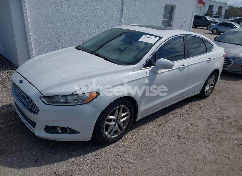 Photo 2 of 2013 Ford Fusion SE (VIN 3FA6P0HR9DR185038)