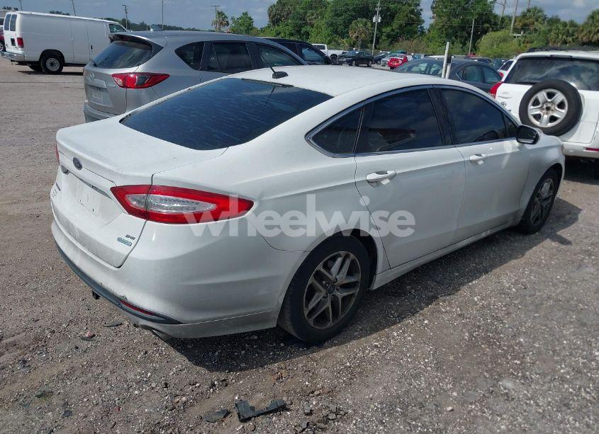 Photo 4 of 2013 Ford Fusion SE (VIN 3FA6P0HR9DR185038)