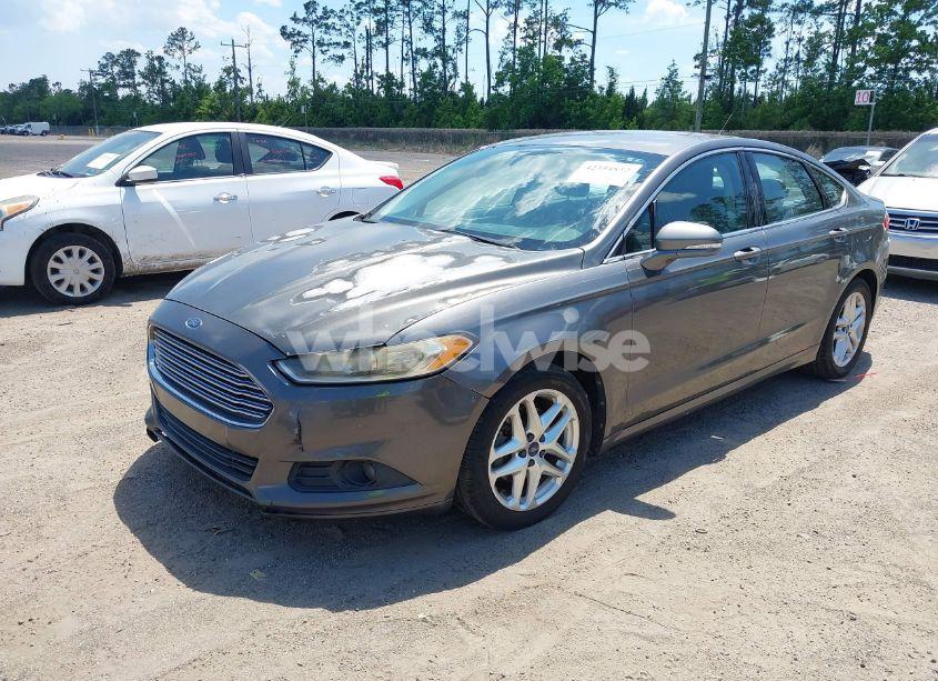 Photo 2 of 2013 Ford Fusion SE (VIN 3FA6P0HR9DR229961)