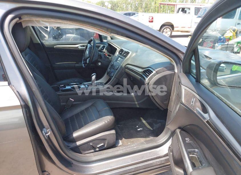 Photo 5 of 2013 Ford Fusion SE (VIN 3FA6P0HR9DR229961)