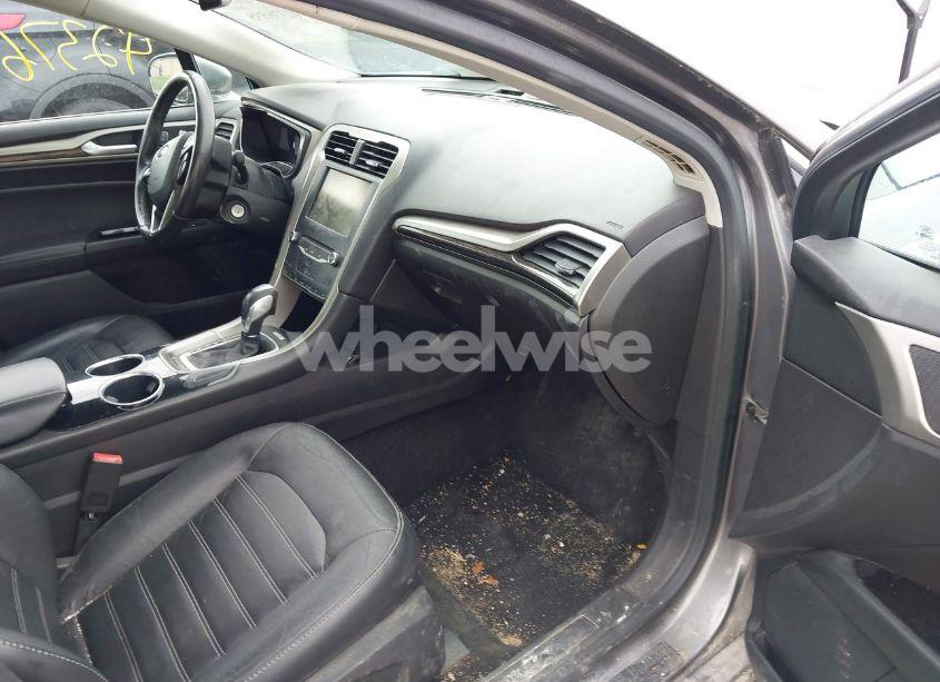 Photo 5 of 2013 Ford Fusion SE (VIN 3FA6P0HR9DR242113)