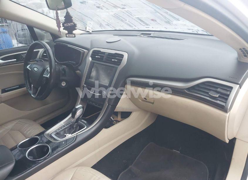 Photo 5 of 2013 Ford Fusion SE (VIN 3FA6P0HR9DR258425)