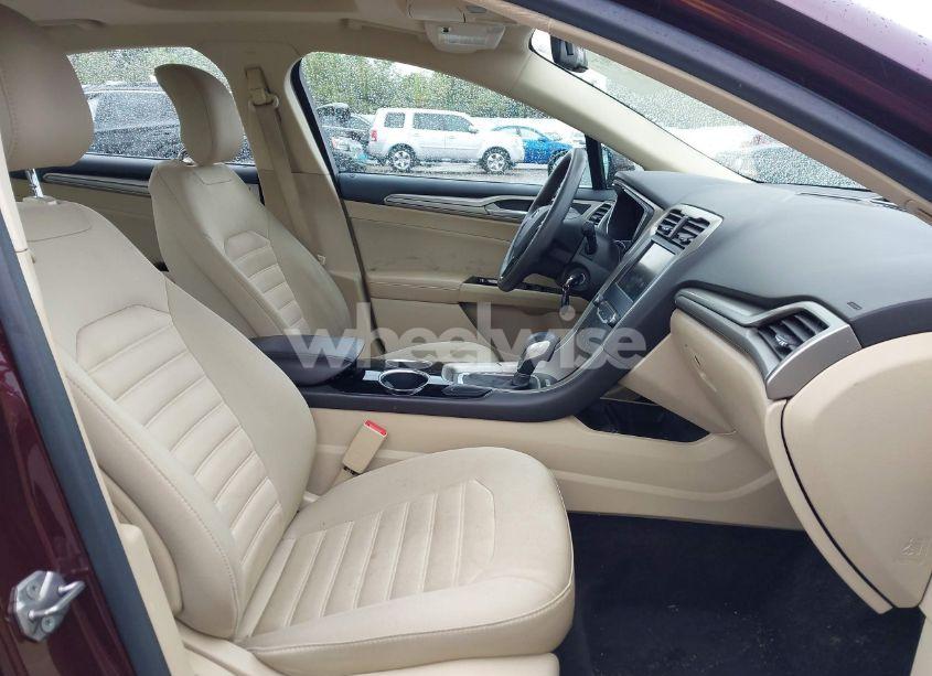 Photo 5 of 2013 Ford Fusion SE (VIN 3FA6P0HR9DR303122)