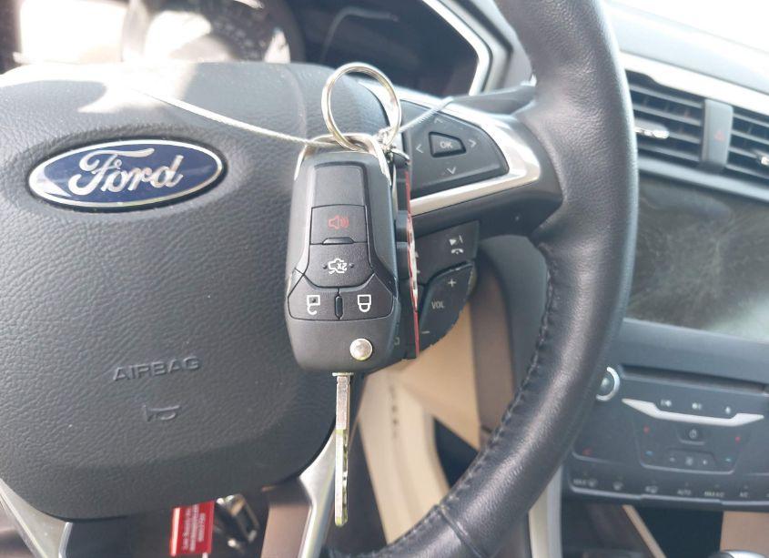 Photo 11 of 2013 Ford Fusion SE (VIN 3FA6P0HR9DR325427)