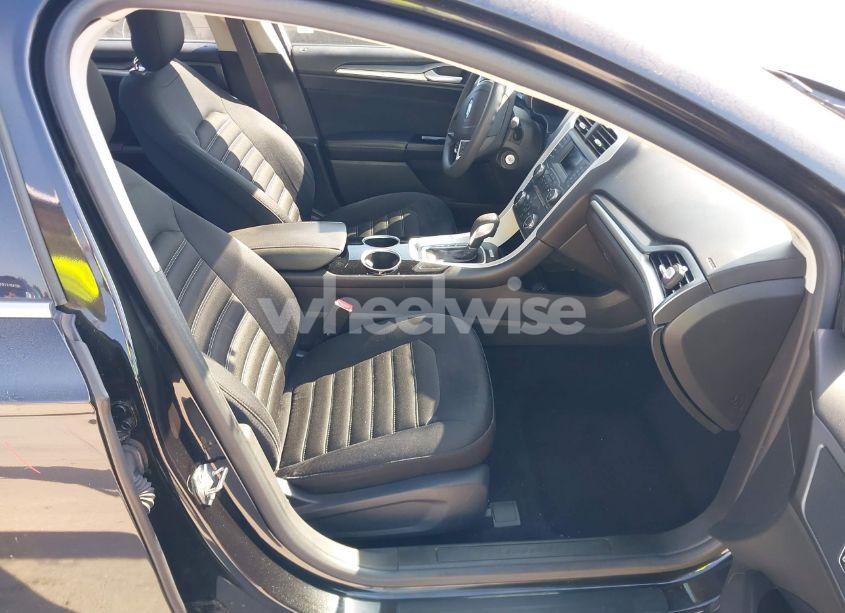 Photo 5 of 2013 Ford Fusion SE (VIN 3FA6P0HR9DR358203)