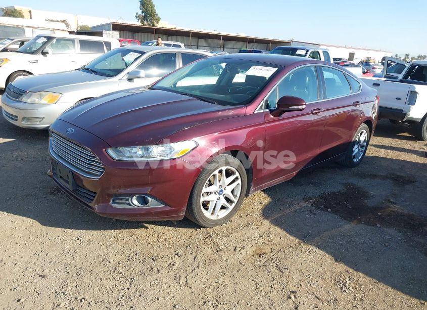 Photo 2 of 2013 Ford Fusion SE (VIN 3FA6P0HR9DR364096)