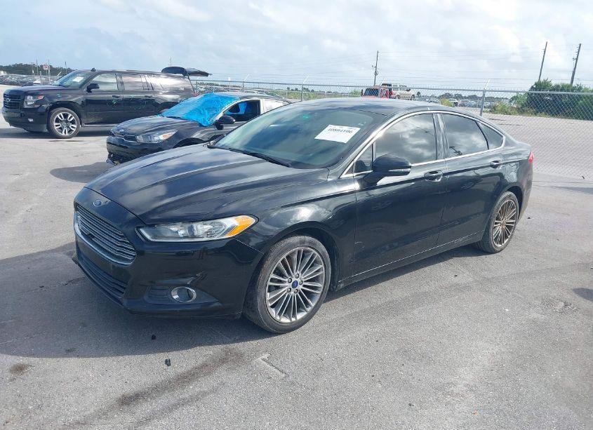 Photo 2 of 2013 Ford Fusion SE (VIN 3FA6P0HR9DR375986)