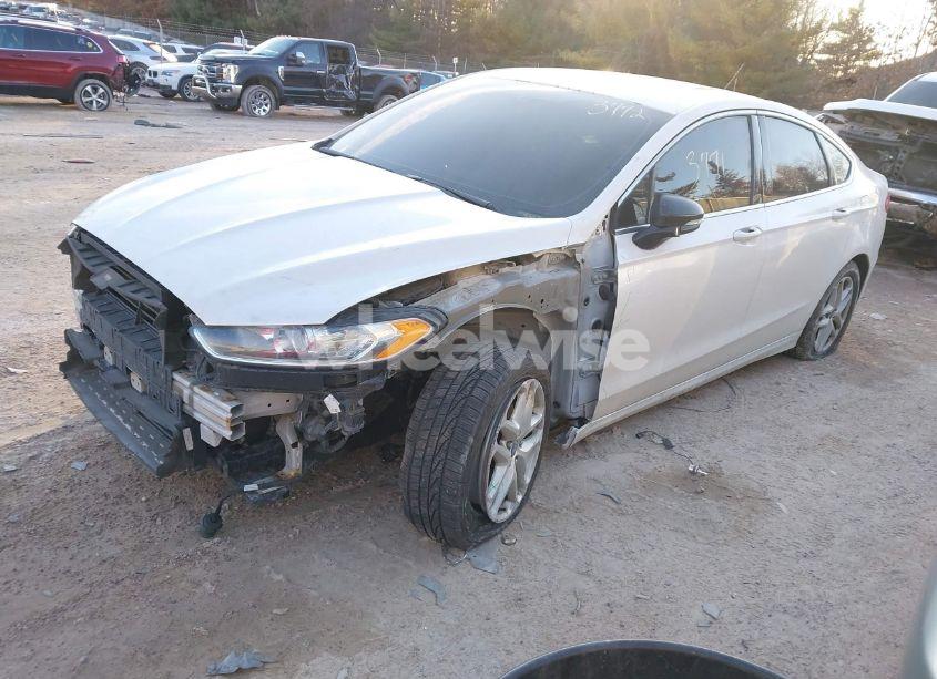 Photo 2 of 2013 Ford Fusion SE (VIN 3FA6P0HRXDR114432)