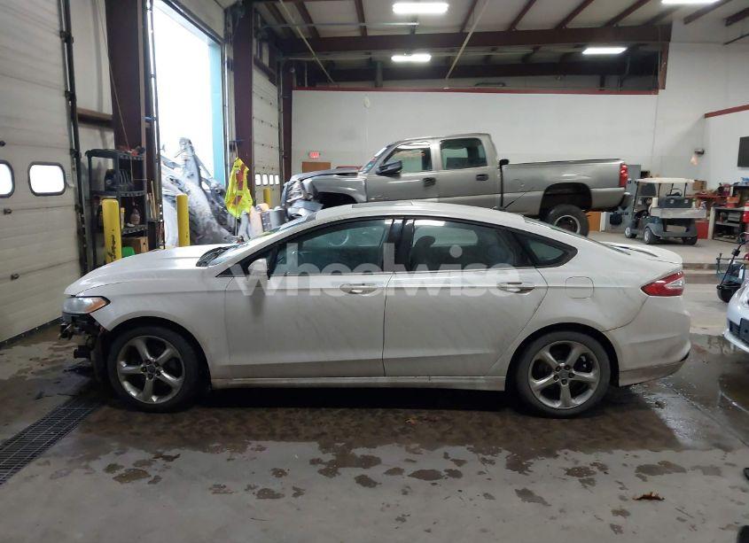 Photo 15 of 2013 Ford Fusion SE (VIN 3FA6P0HRXDR168040)