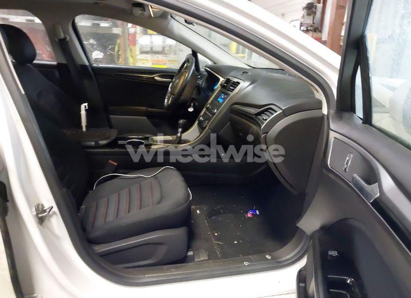 Photo 5 of 2013 Ford Fusion SE (VIN 3FA6P0HRXDR168040)