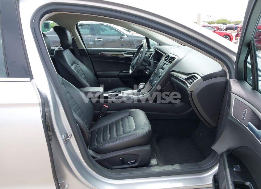 Photo 5 of 2013 Ford Fusion SE (VIN 3FA6P0HRXDR170323)