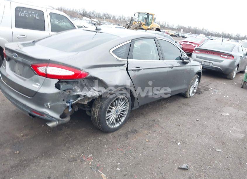 Photo 4 of 2013 Ford Fusion SE (VIN 3FA6P0HRXDR253198)