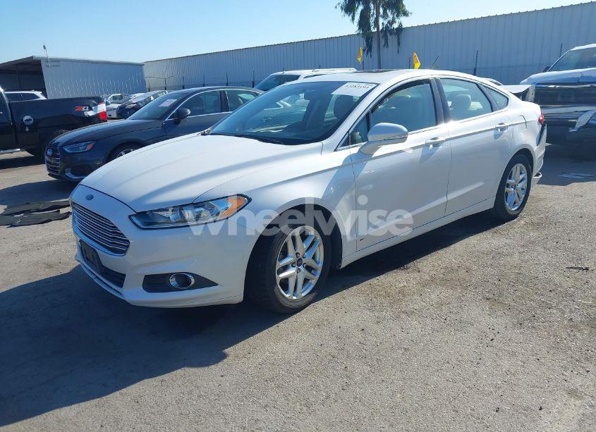 Photo 2 of 2013 Ford Fusion SE (VIN 3FA6P0HRXDR261124)