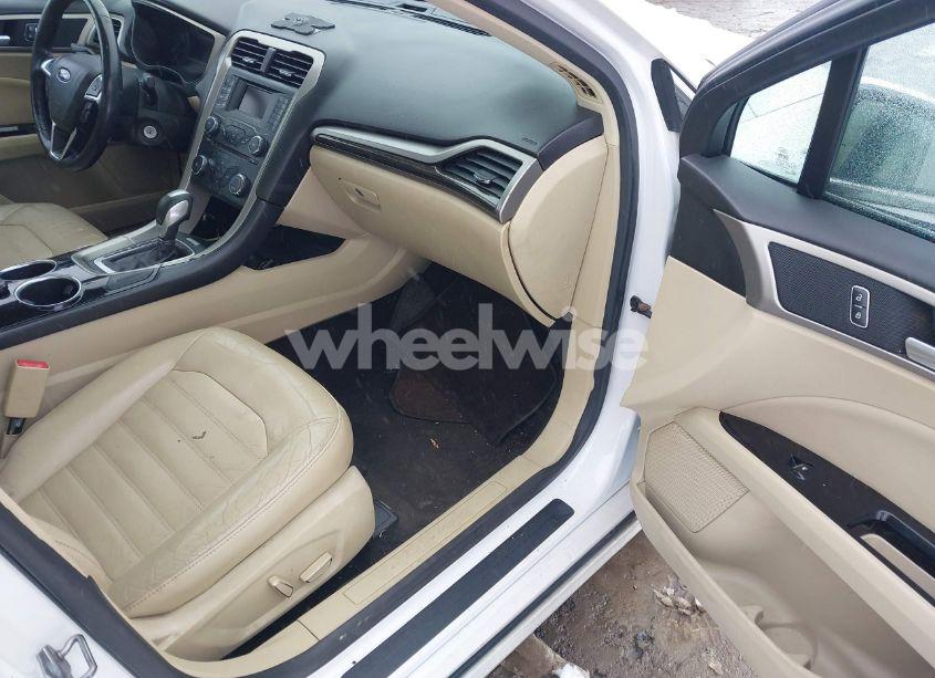 Photo 5 of 2013 Ford Fusion SE (VIN 3FA6P0HRXDR297671)