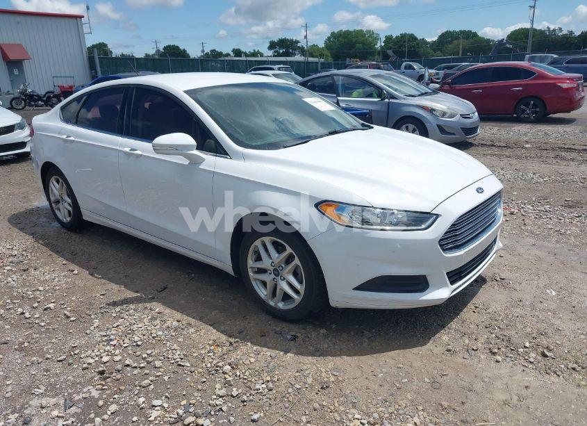 2013 Ford Fusion SE (VIN 3FA6P0HRXDR305946) main photo