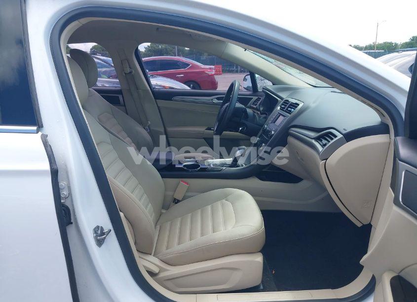 Photo 5 of 2013 Ford Fusion SE (VIN 3FA6P0HRXDR305946)