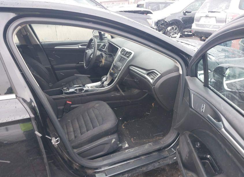 Photo 5 of 2013 Ford Fusion SE (VIN 3FA6P0HRXDR321855)