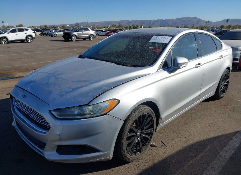 Photo 2 of 2013 Ford Fusion SE (VIN 3FA6P0HRXDR362535)