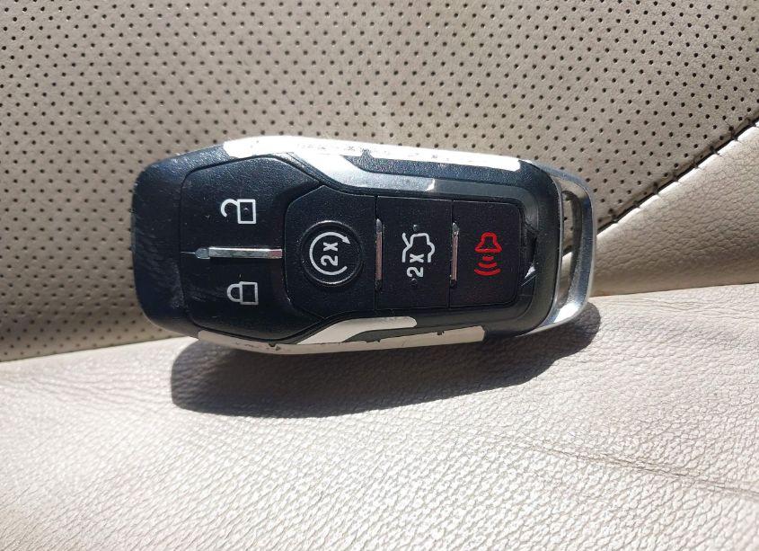 Photo 11 of 2016 Ford Fusion TITANIUM (VIN 3FA6P0K90GR319271)