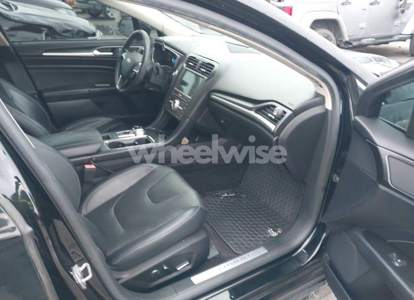 Photo 5 of 2018 Ford Fusion TITANIUM (VIN 3FA6P0K92JR272462)