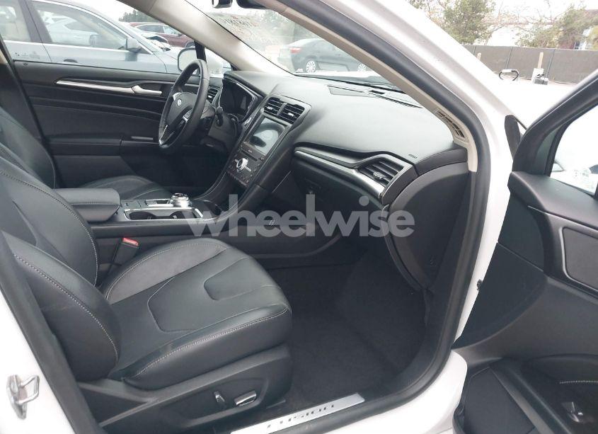 Photo 5 of 2020 Ford Fusion TITANIUM (VIN 3FA6P0K92LR103416)